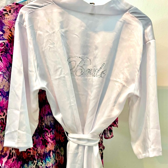 Beautiful satin Bride Rhinestone Robe - Picture 2 of 6